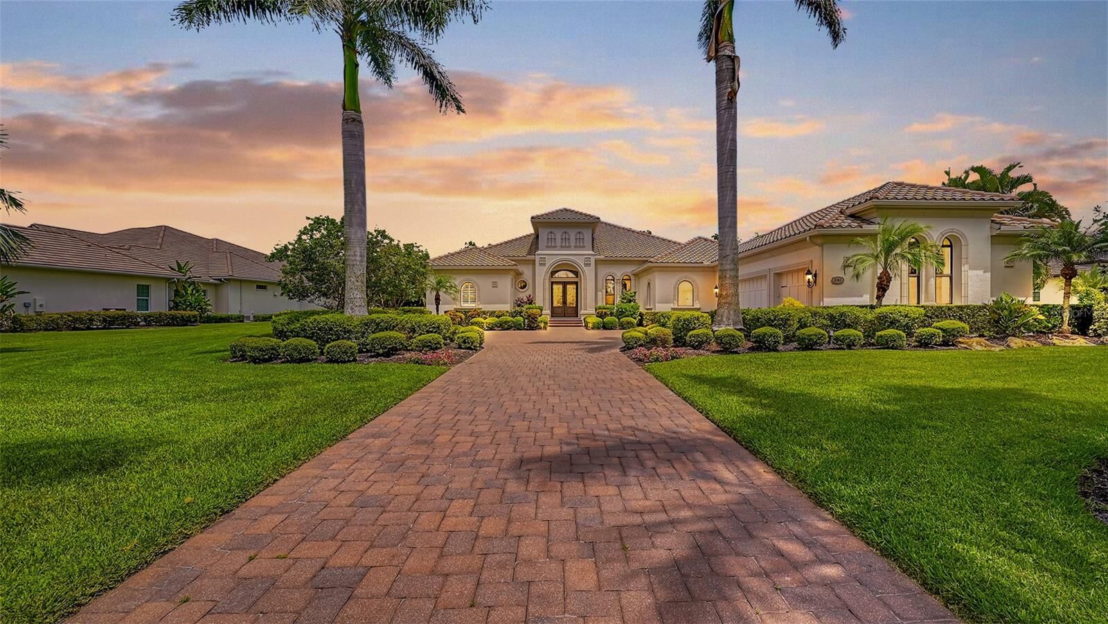 Property Photo:  8361 Lindrick Lane  FL 34202 