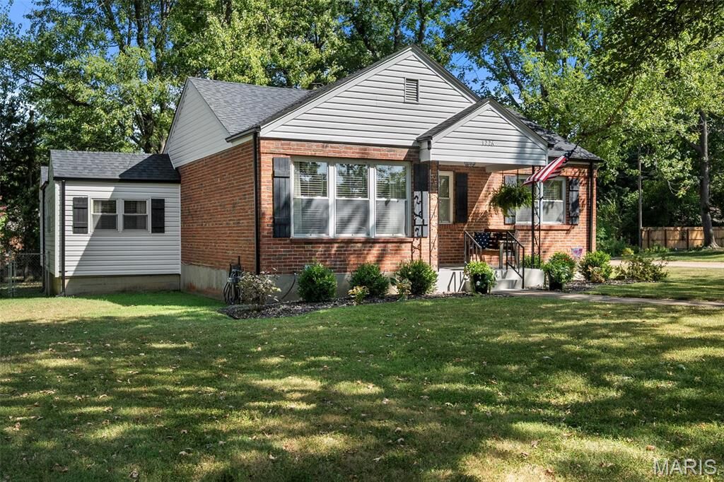 Property Photo: 1226 Pinetree Lane MO 63119