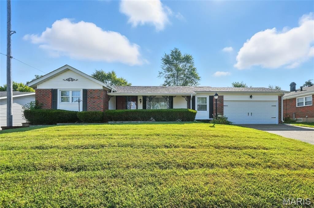 Property Photo:  2756 Aberdeen Drive  MO 63033 