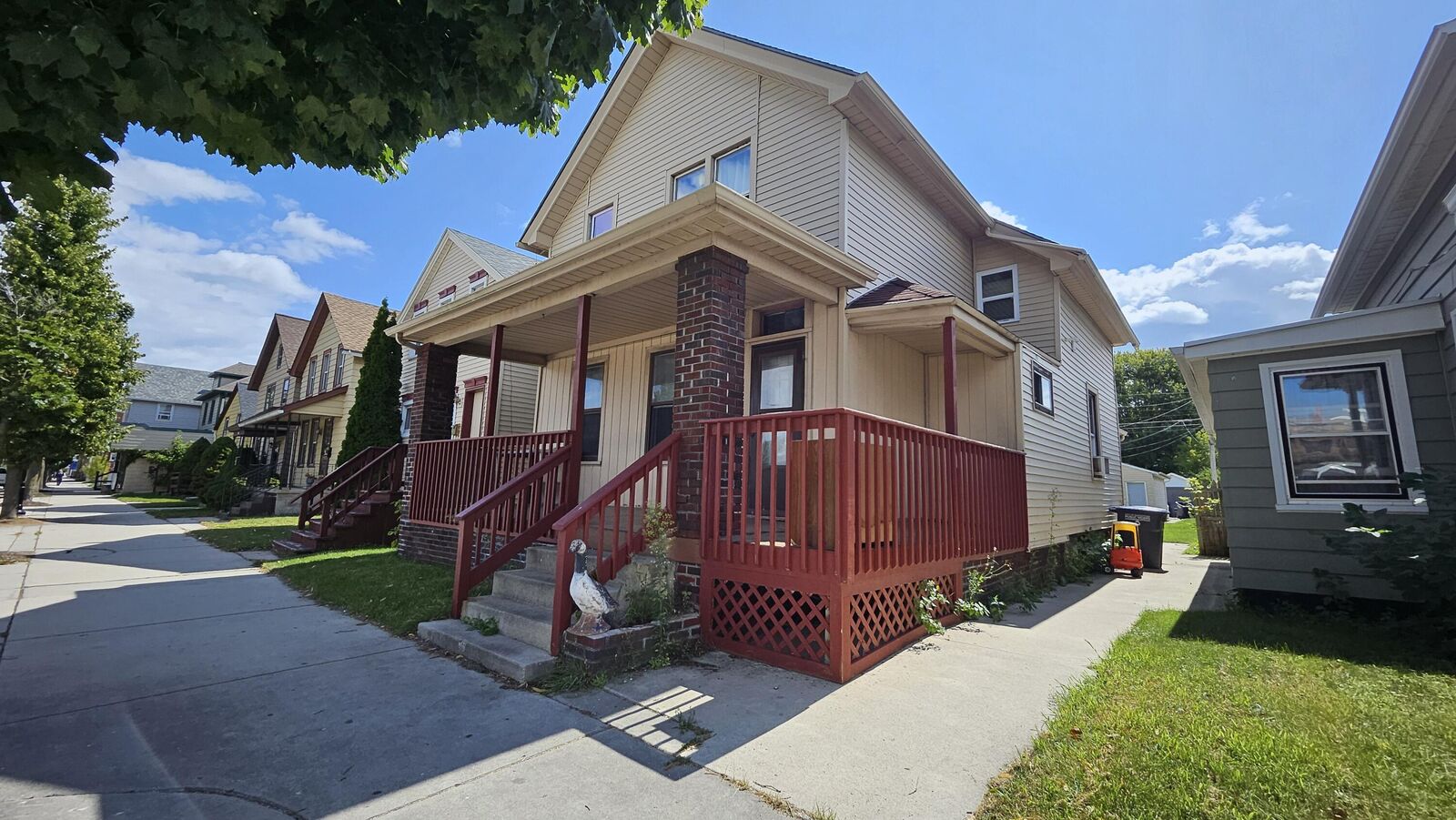Property Photo: 1025 Indiana Ave 1027 WI 53081