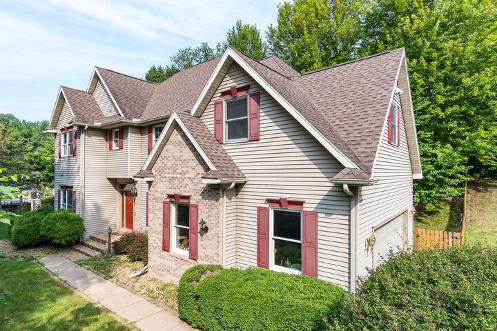 Property Photo: 509 Green Coulee Rd WI 54650