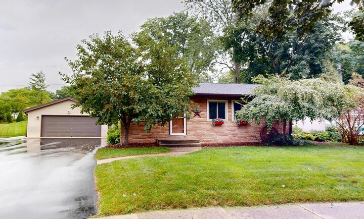 Property Photo:  409 Garland Ct  WI 53188 