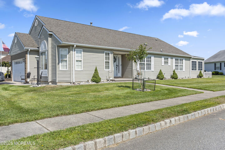 Property Photo: 10 Colwyn Way NJ 08757