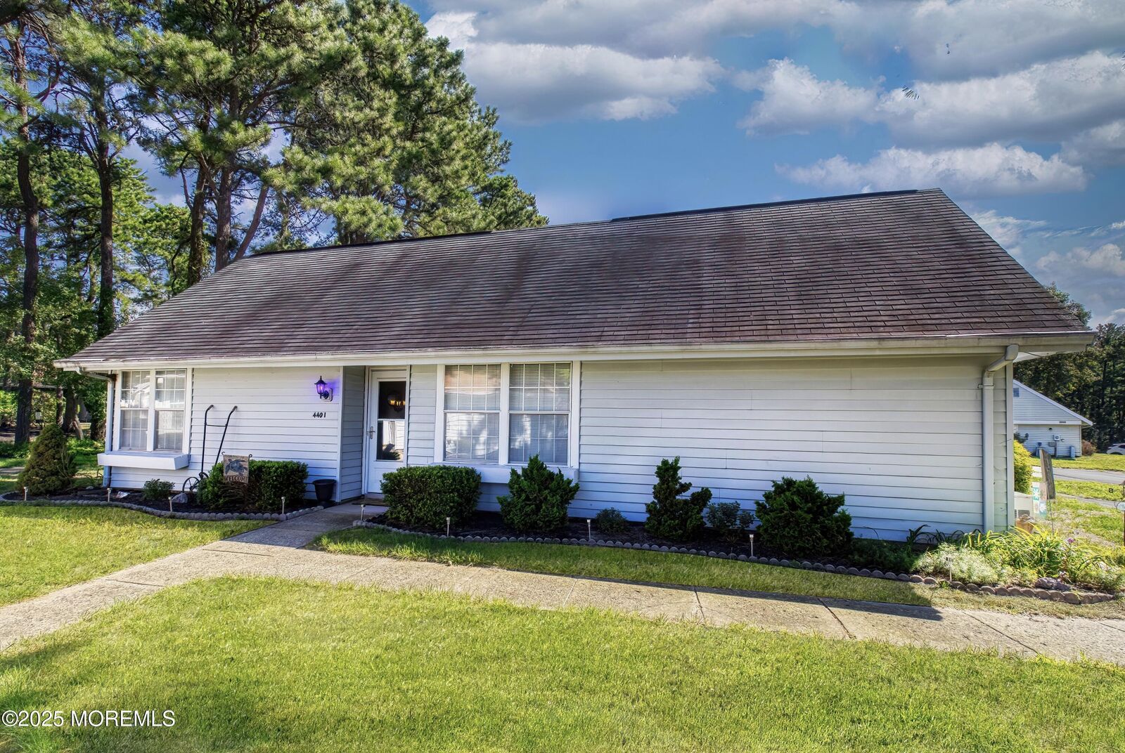 Property Photo:  440 Dartmoor Way  NJ 08759 