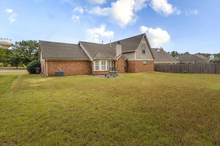 Property Photo:  4040 Altruria Rd  TN 38135 