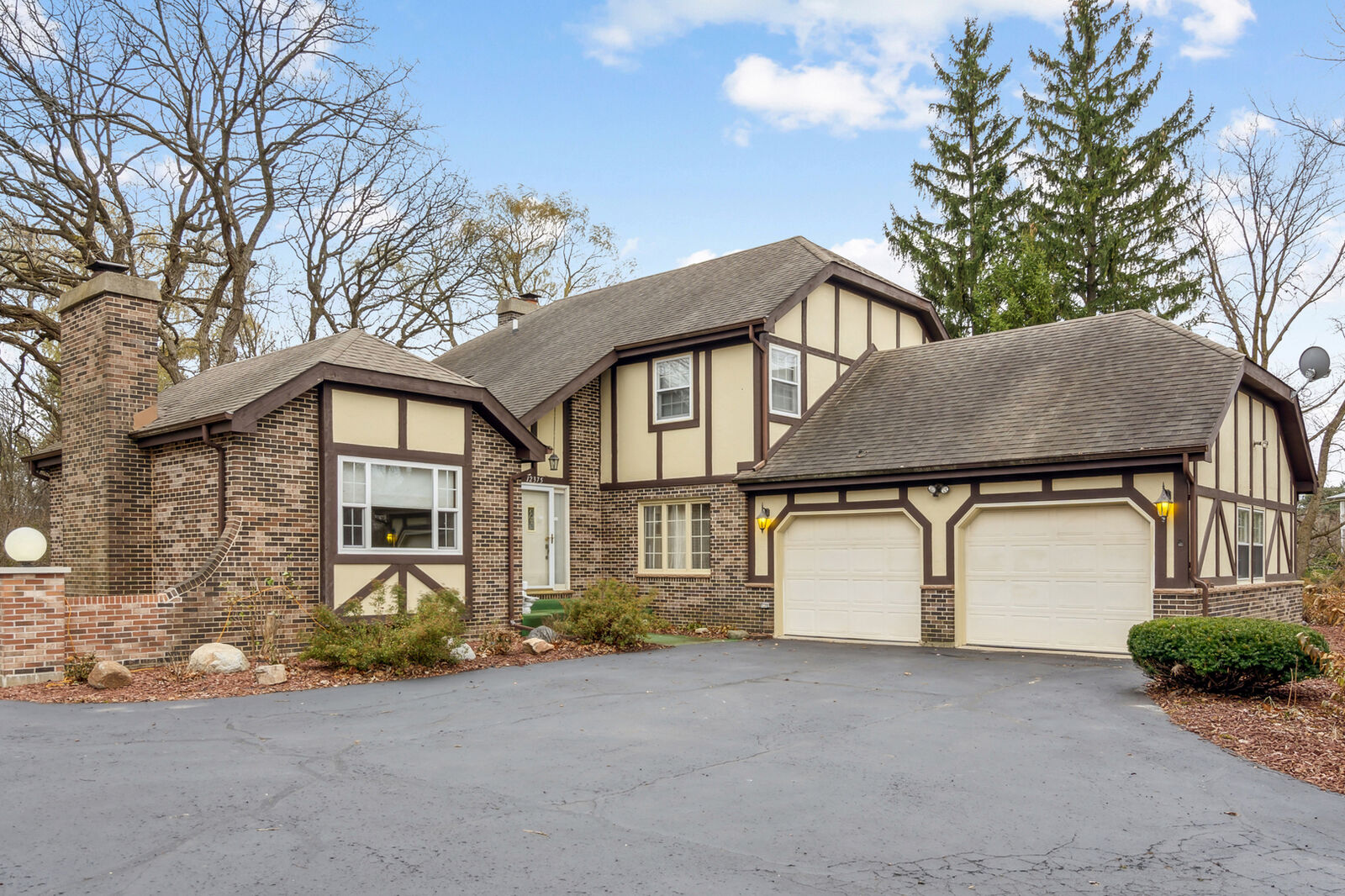 Property Photo: 12375 W Ash Court IL 60099