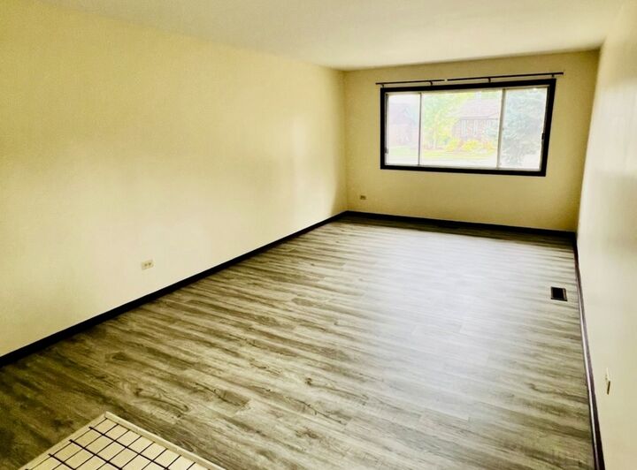 Property Photo: 1215 Fulton Drive IL 60107