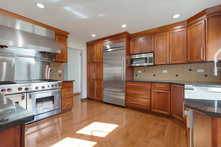 Property Photo: 17N560 Hidden Hills Trail IL 60118