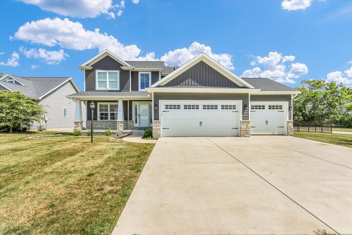 1312 Stonecrest Drive  Mahomet IL 61853 photo