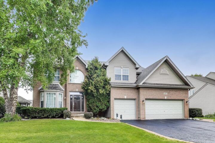 Property Photo: 1677 Driftwood Lane IL 60014