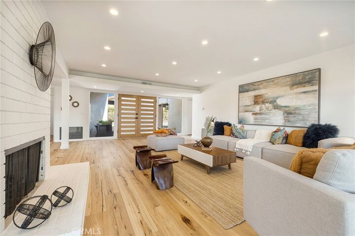 4747 El Caballero Drive  Tarzana CA 91356 photo