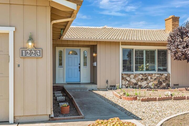 Property Photo:  1223 La Canada Way  CA 93901 