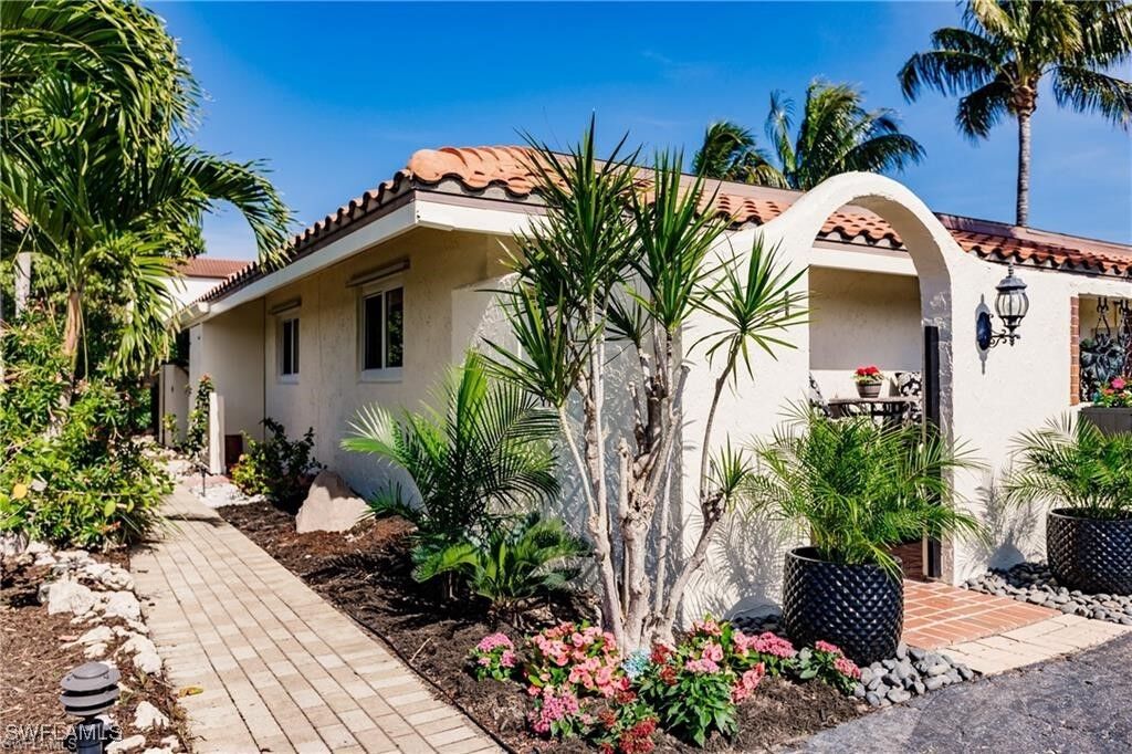 Property Photo:  1455 Curlew Avenue 1  FL 34102 