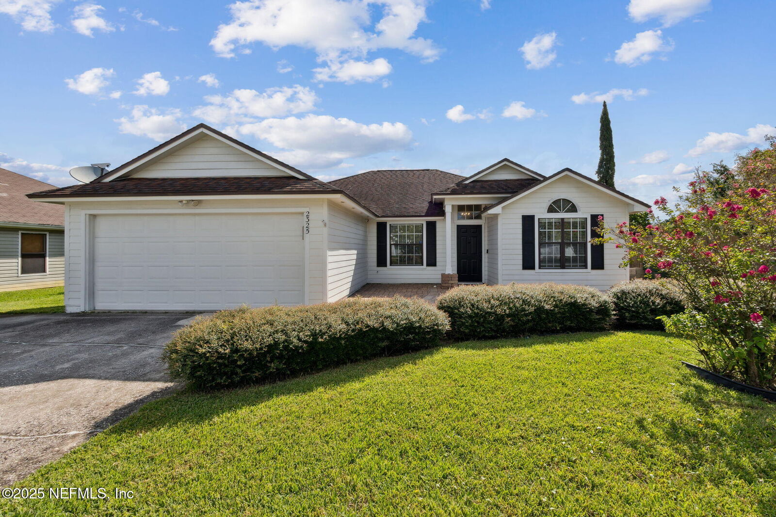 Property Photo:  2325 Honolulu Court  FL 32246 
