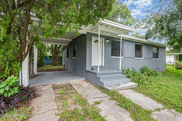 Property Photo:  4523 Trenton Drive S  FL 32209 