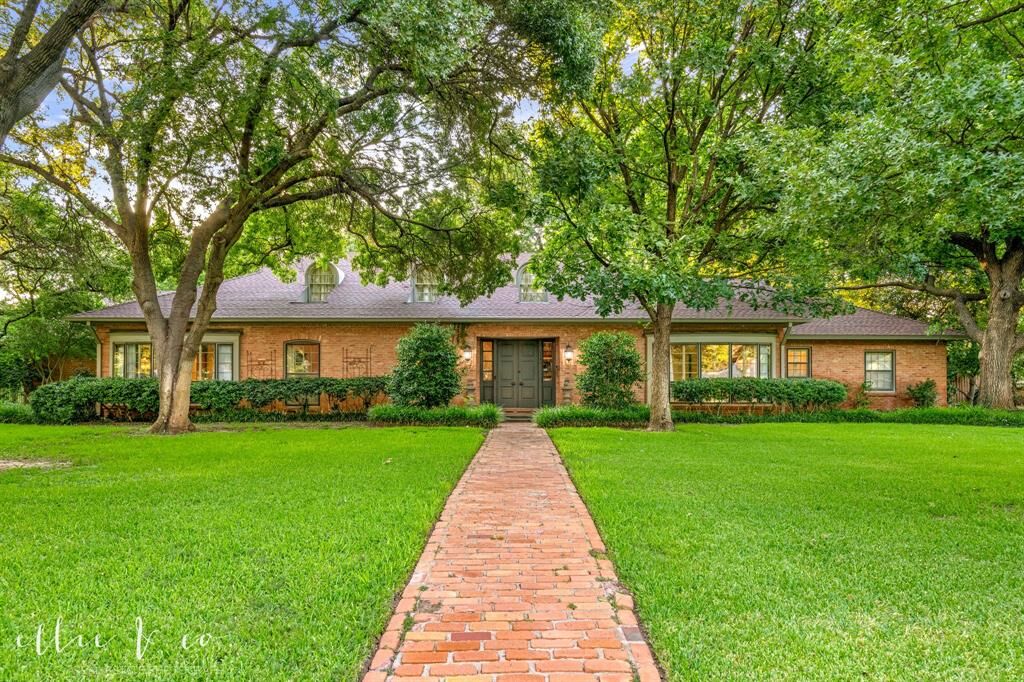 Property Photo:  1133 S Leggett Drive  TX 79605 