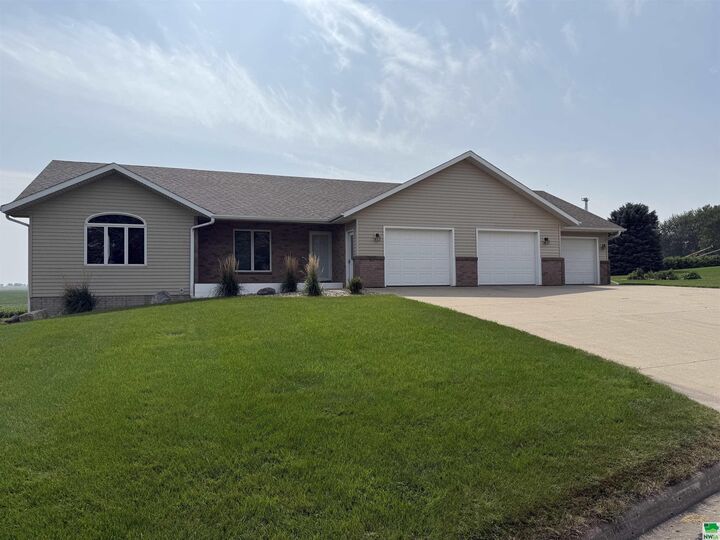 Property Photo:  127 Pleasant View Drive  IA 51027 