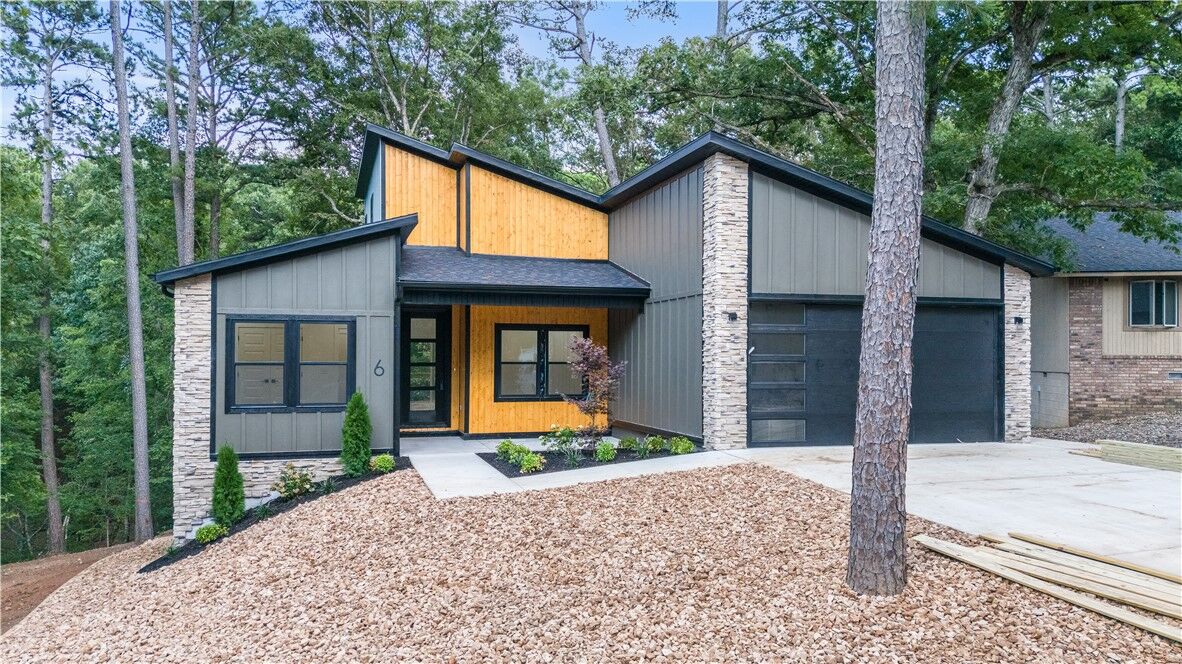 Property Photo: 6 Horatio Lane AR 72714