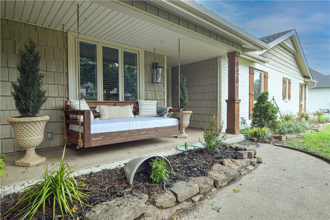 Property Photo: 8320 Fairway Lane AR 72756