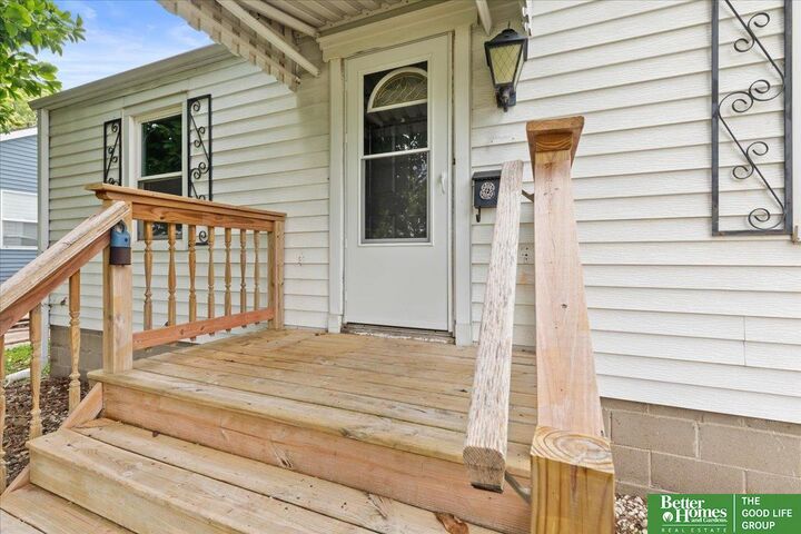 Property Photo: 3159 Paxton Boulevard NE 68111
