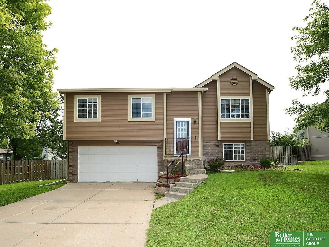 Property Photo:  1210 Devon Drive  NE 68046 