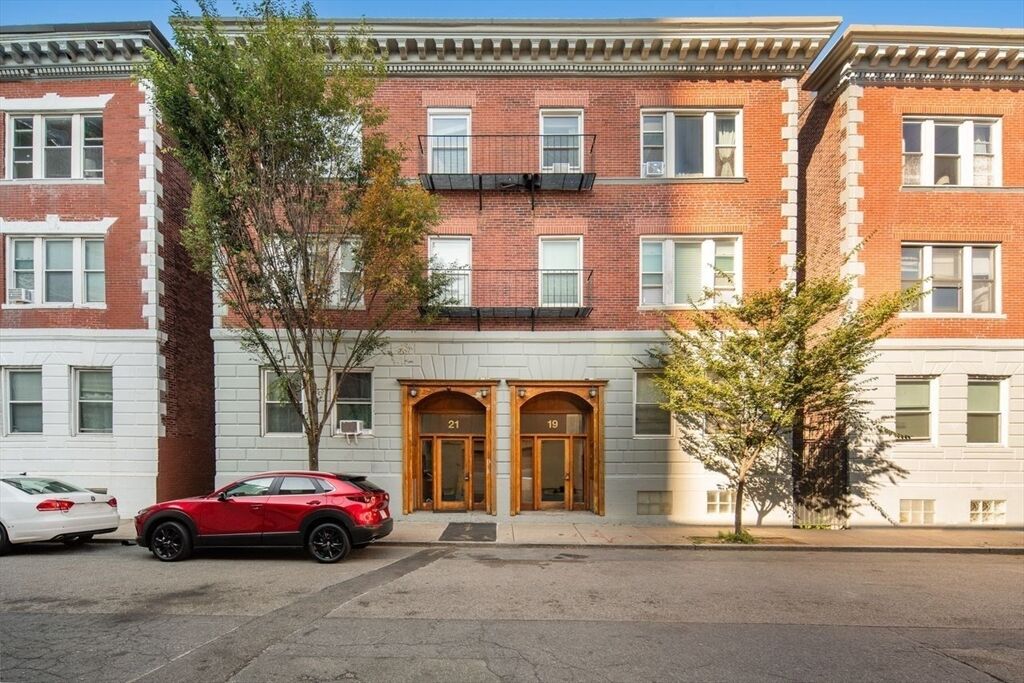 Property Photo: 21 Aberdeen St 3 MA 02215