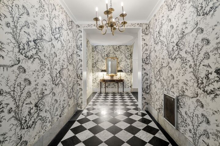 Property Photo:  57 Mount Vernon 1  MA 02108 