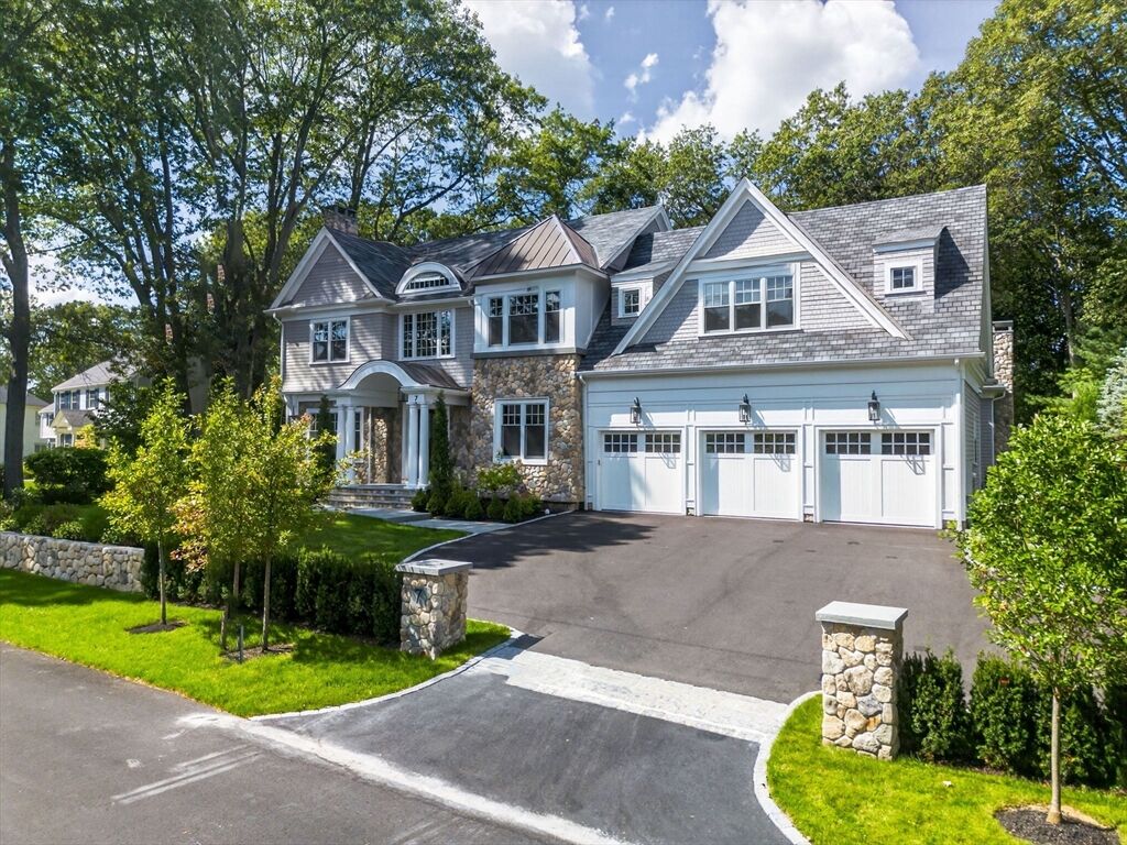 Property Photo:  7 Mountview Rd  MA 02481 