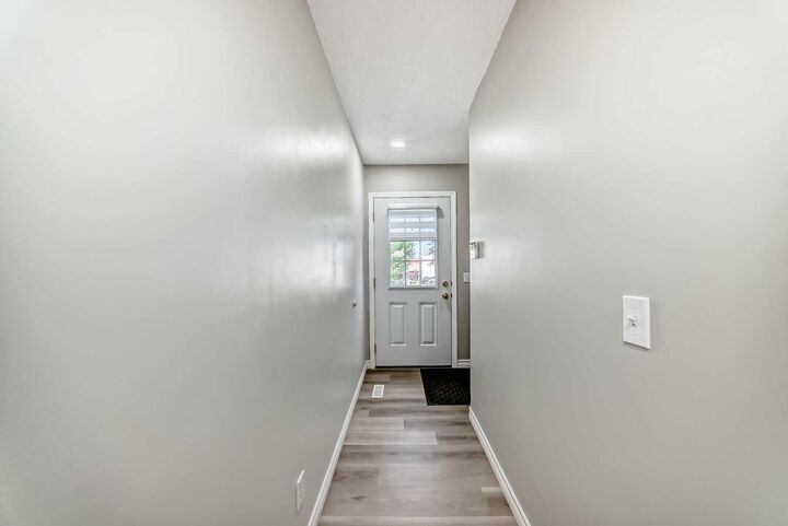 Property Photo:  7 Westland Road 2  AB T1S 1Z1 
