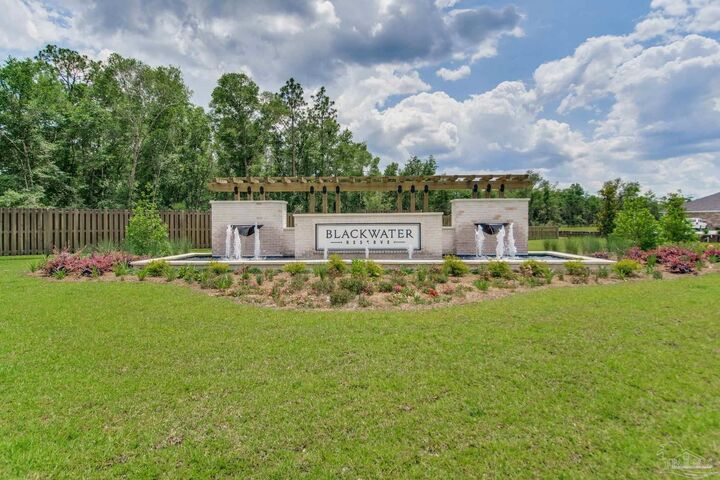 Property Photo:  8028 Fir Tree Dr  FL 32583 