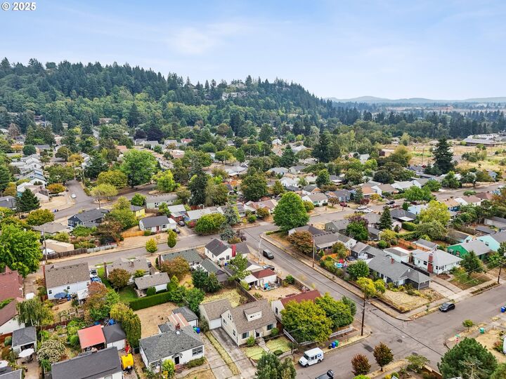 Property Photo:  3316 NE 83rd Ave  OR 97220 