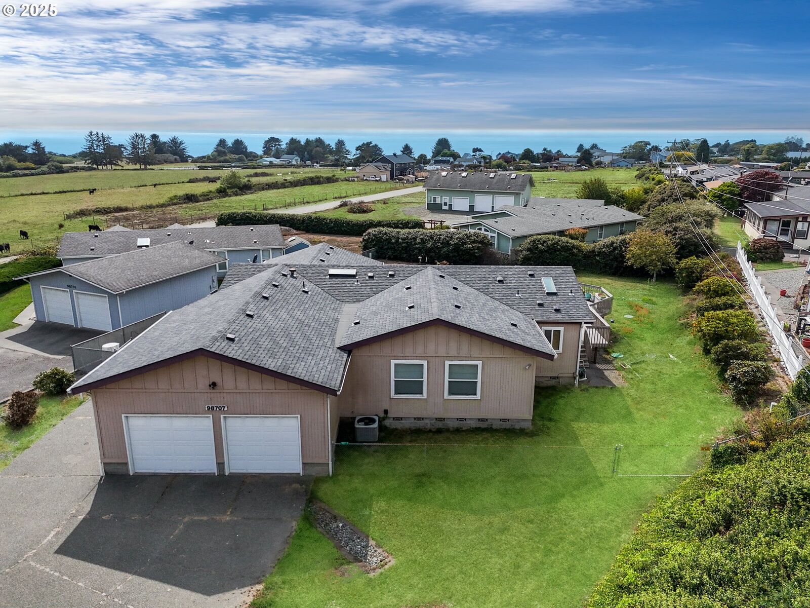 Property Photo:  98707 Woodriff Ln  OR 97415 