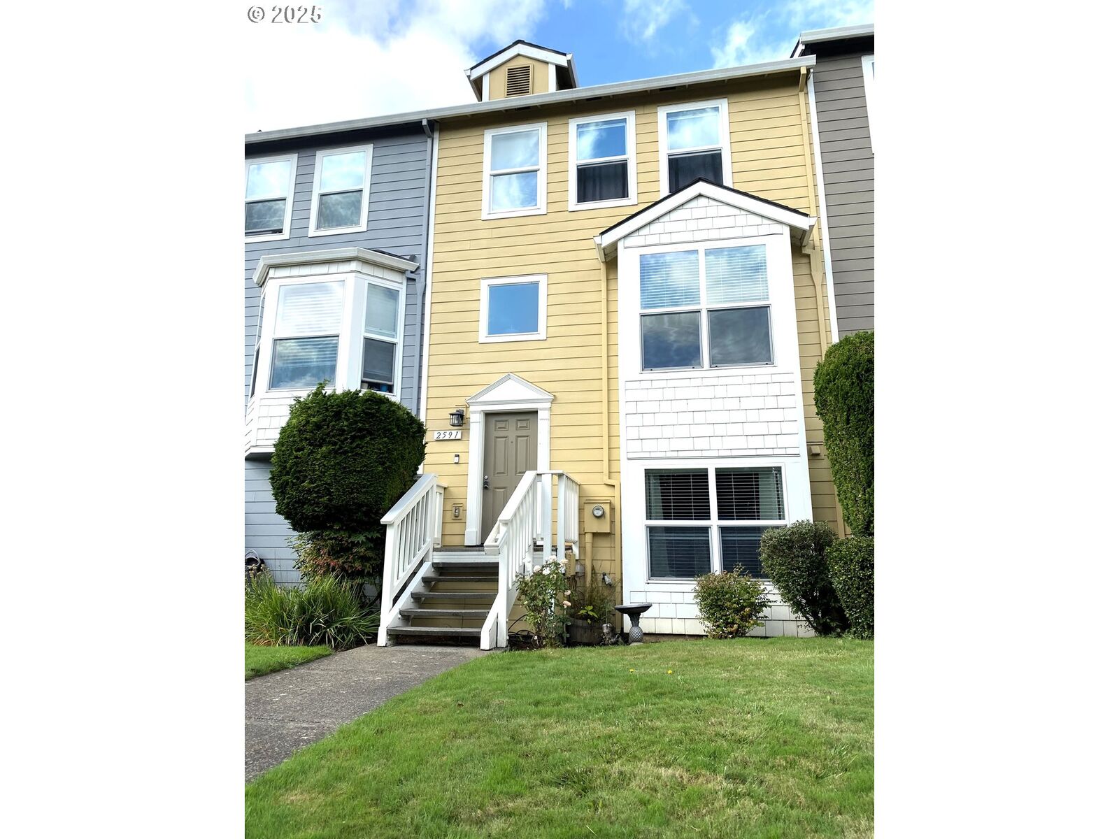 Property Photo: 2591 NW 1st Dr OR 97030