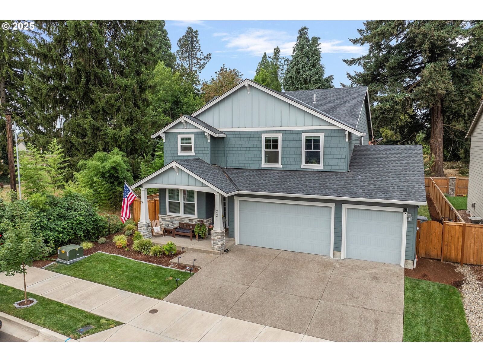 Property Photo: 1721 N Hyssop St OR 97013