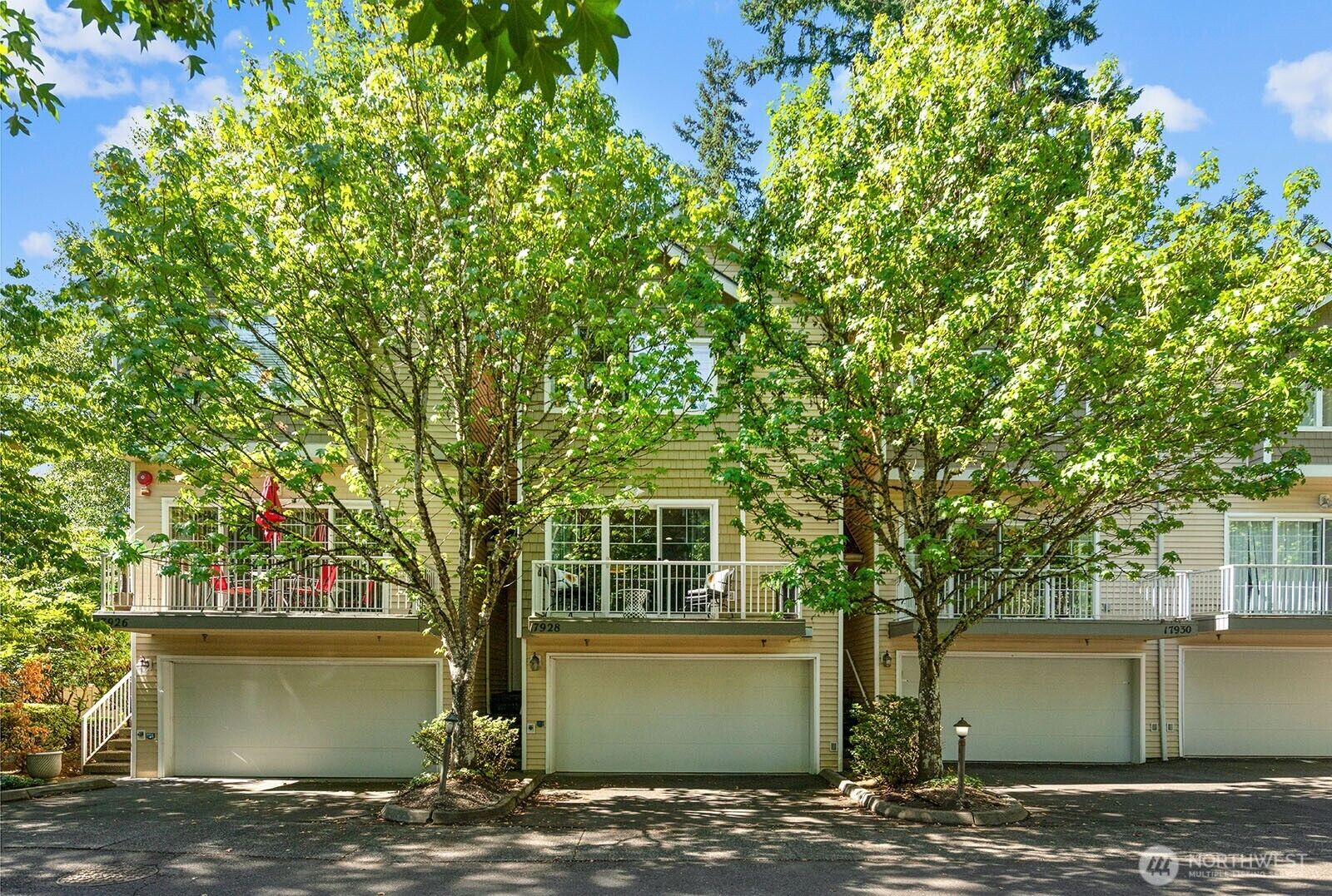 Property Photo: 17928 NE 90th Street WA 98052