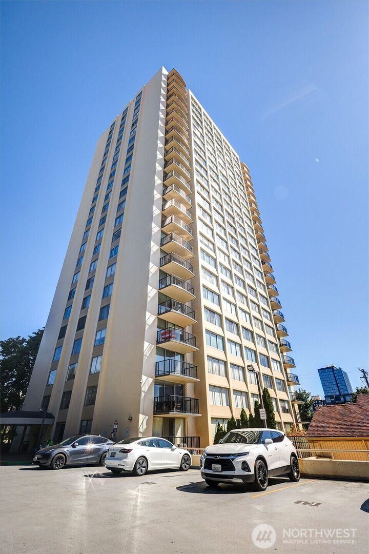 4540  8th Avenue NE 2302  Seattle WA 98105 photo