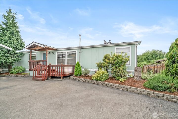 Property Photo: 732 Algona Boulevard N WA 98001