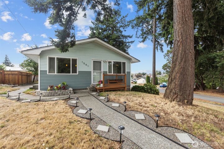 1541 NE 4th Ave  Oak Harbor WA 98277 photo