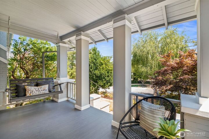 2531  1st Avenue N  Seattle WA 98109 photo
