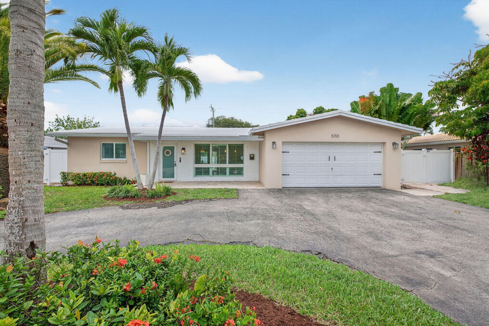 Property Photo: 5701 NE 16th Terrace FL 33334