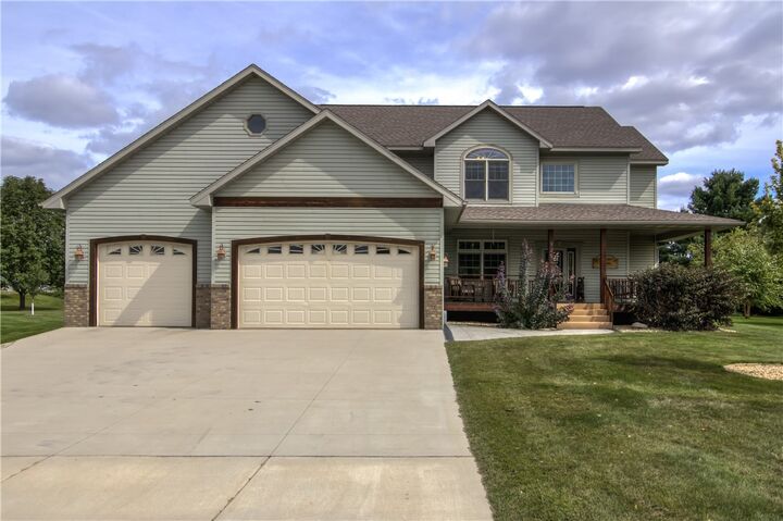 Property Photo: 925 Bluffview Circle WI 54729
