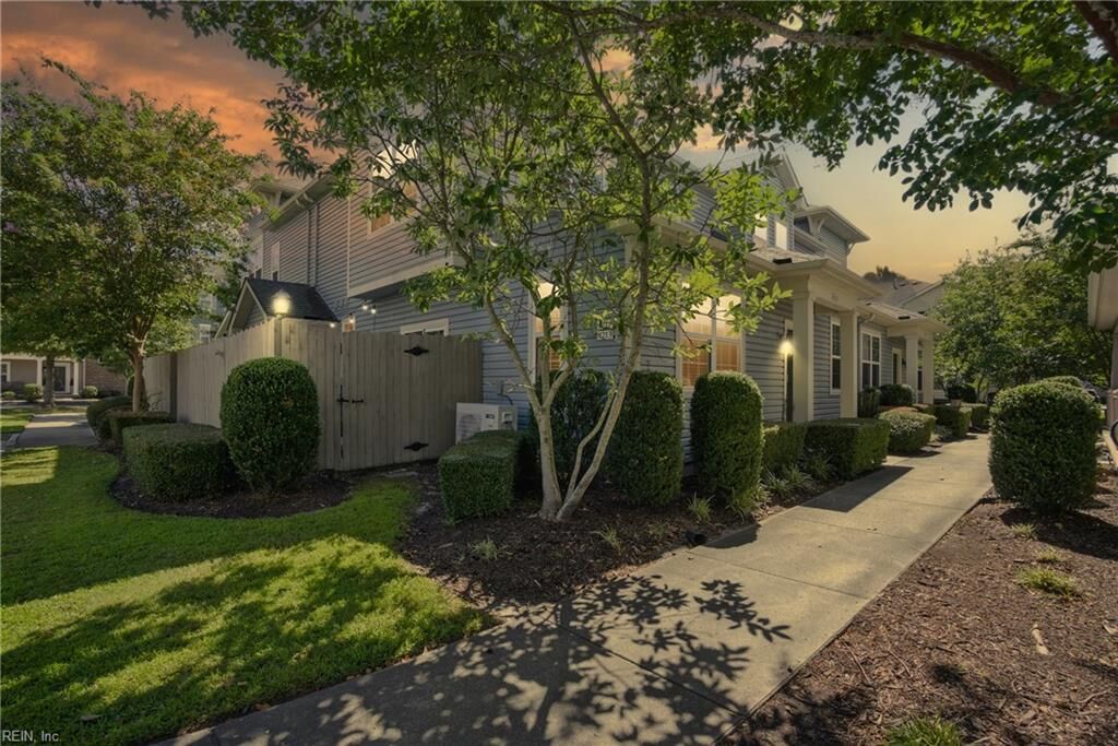Property Photo:  4213 Turnworth Arch  VA 23456 