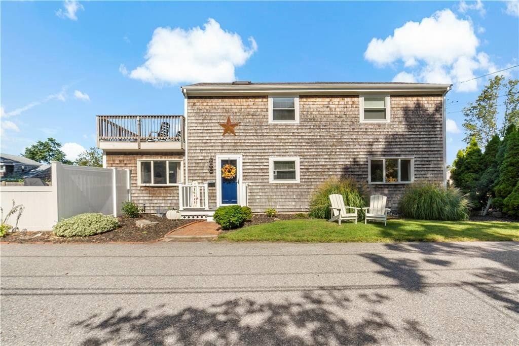 Property Photo:  7 Wright Place  RI 02806 