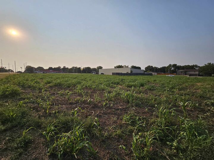 Photo de la propriété: 3930 S Hoover Rd KS 67215