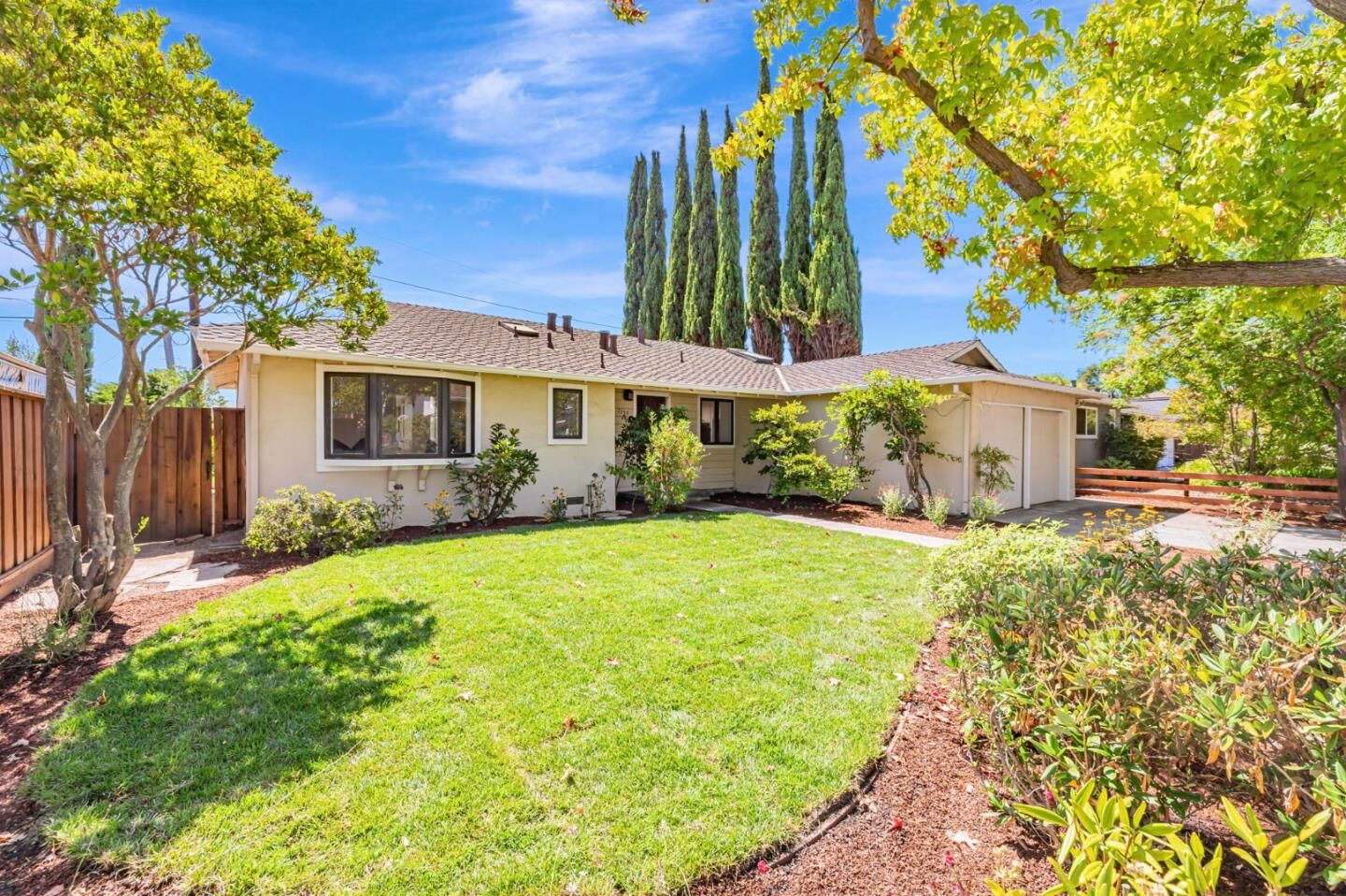 Property Photo: 1139 Cuesta Drive CA 94040