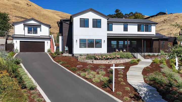 Property Photo: 231/233 Cavalo Court CA 94539