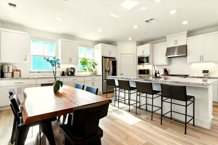 9263 Vista Cove Way  Newark CA 94560 photo