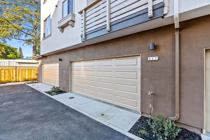Property Photo: 947 Woodside Road CA 94061