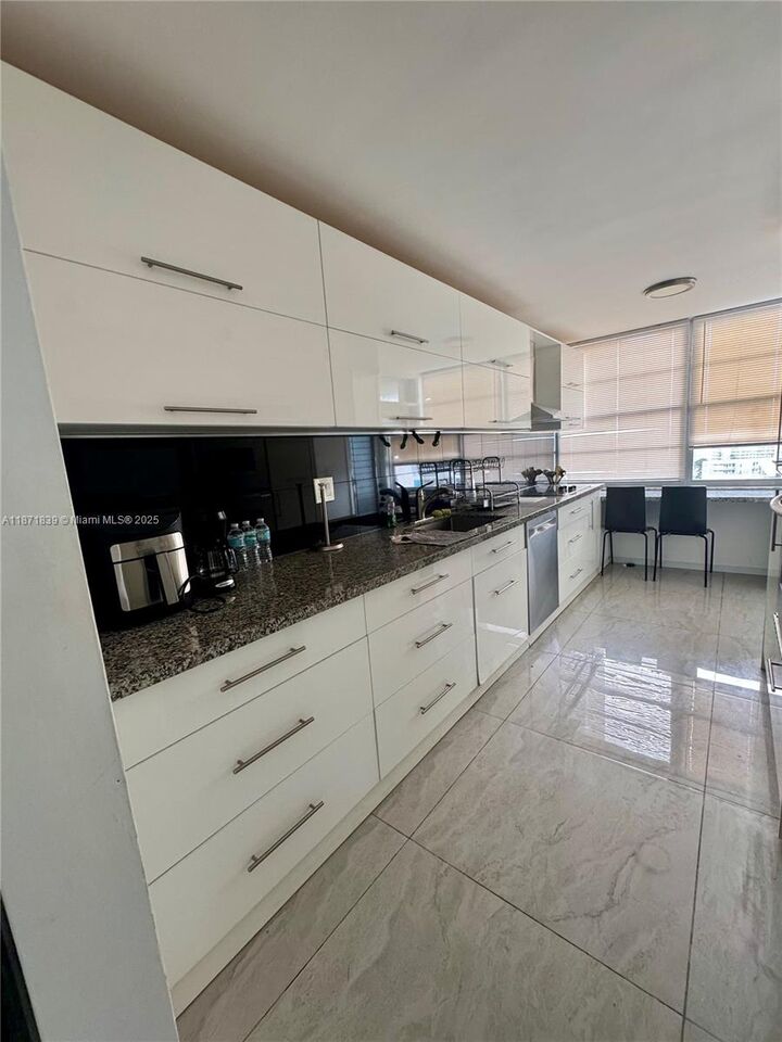 Property Photo: 18071 Biscayne Blvd 1104 FL 33160