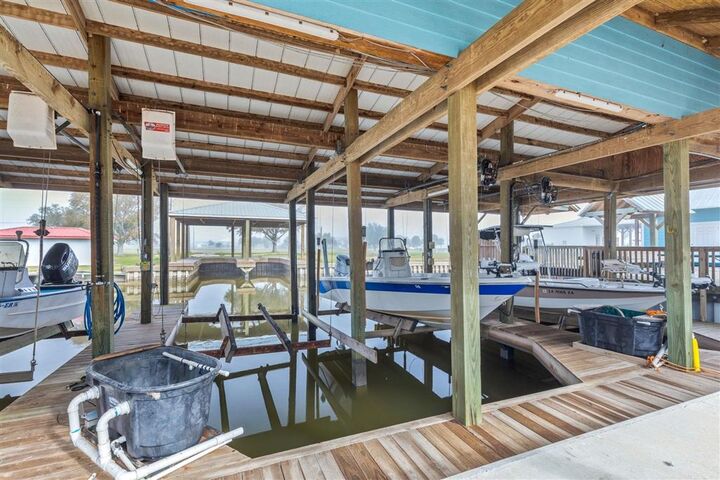 Property Photo: 461 Lake Breeze Rd Road LA 70645